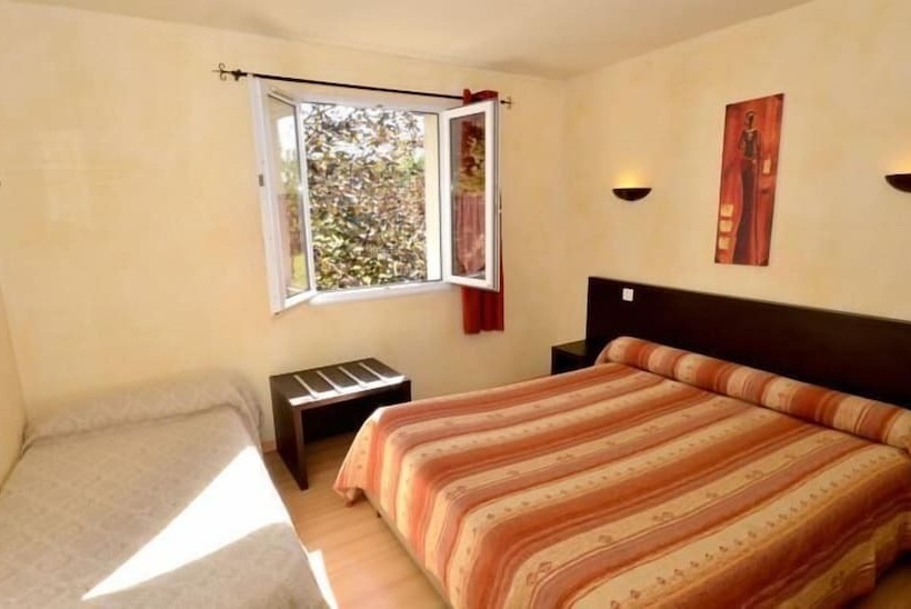 스탠다드 트리플 룸, Hôtel La Belle Etape