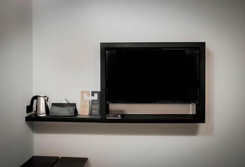 חדר סטנדרט לארבעה, Lumia Myeongdong