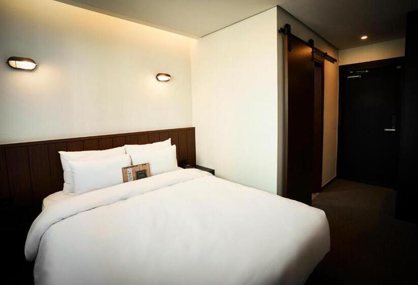 חדר סטנדרט, Lumia Myeongdong