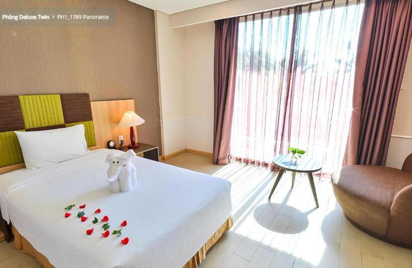 اتاق لوکس با بالکن, Muong Thanh Holiday Mui Ne