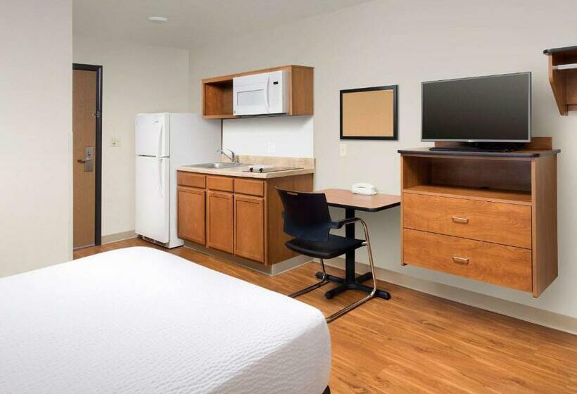 Номер Стандарт, Extended Stay America Select Suites  Kansas City  Stadium
