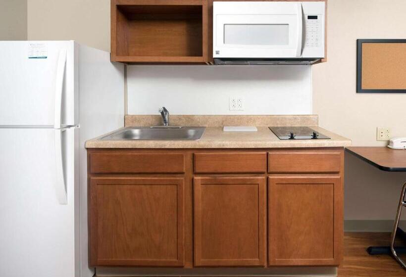 غرفه قياسيه سريرين مزدوجين, Extended Stay America Select Suites  Kansas City  Stadium