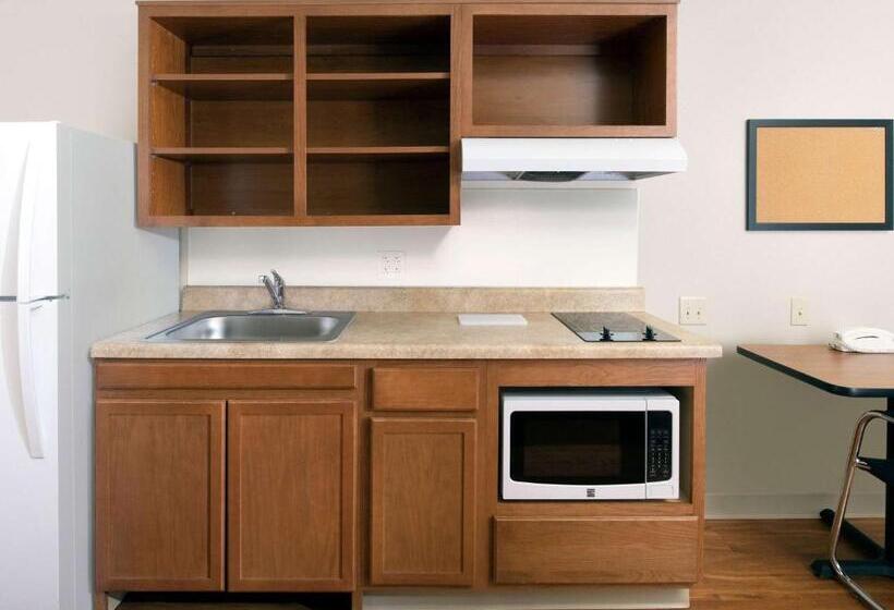 غرفة قياسية لذوى الاحتياجات الخاصة, Extended Stay America Select Suites  Kansas City  Stadium