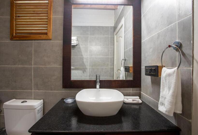 Хижина, Stone Water Eco Resort