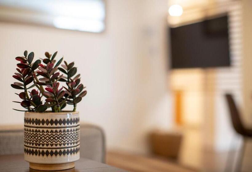 套房带园景, Stirling All Suites