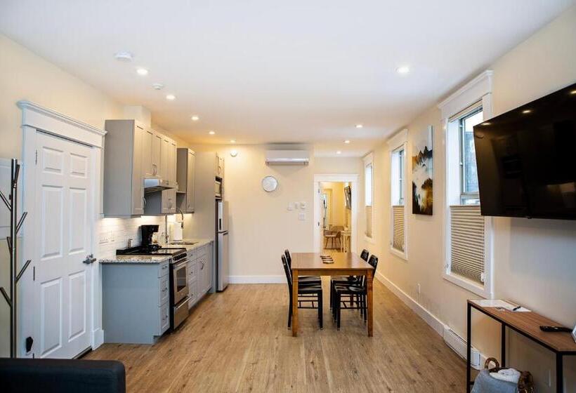 小型套房带阳台, Stirling All Suites