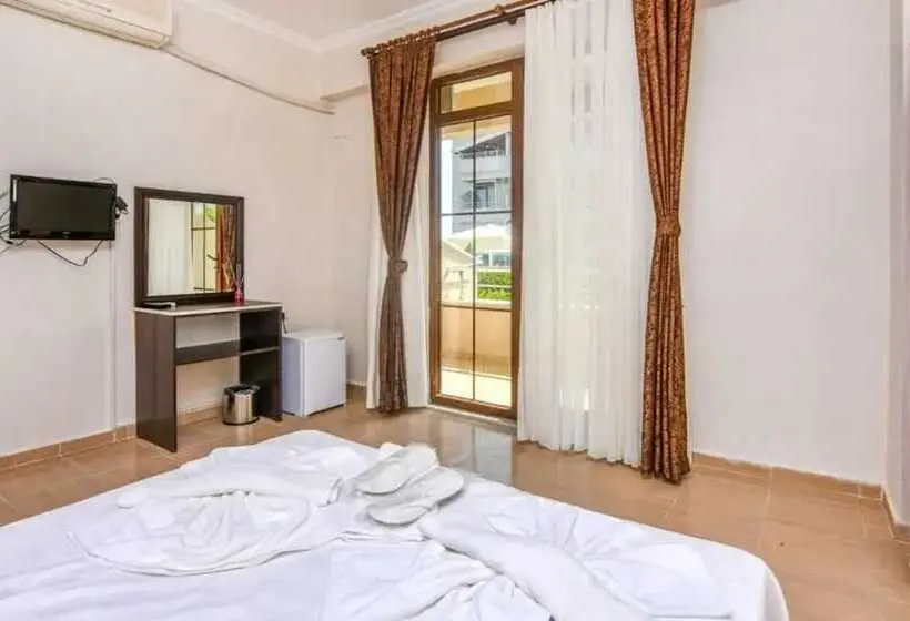 プールビュースタンダードルーム, Altinkum Tatil Konakları