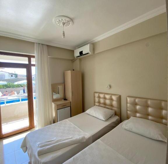 Номер Стандарт Вид на Бассейн, Altinkum Tatil Konakları