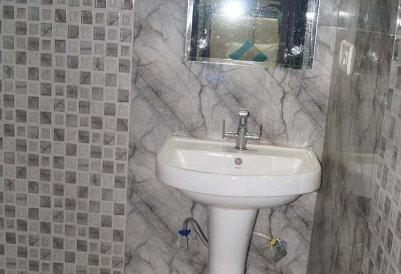Номер Deluxe, Goroomgo Z Square Aurangabad