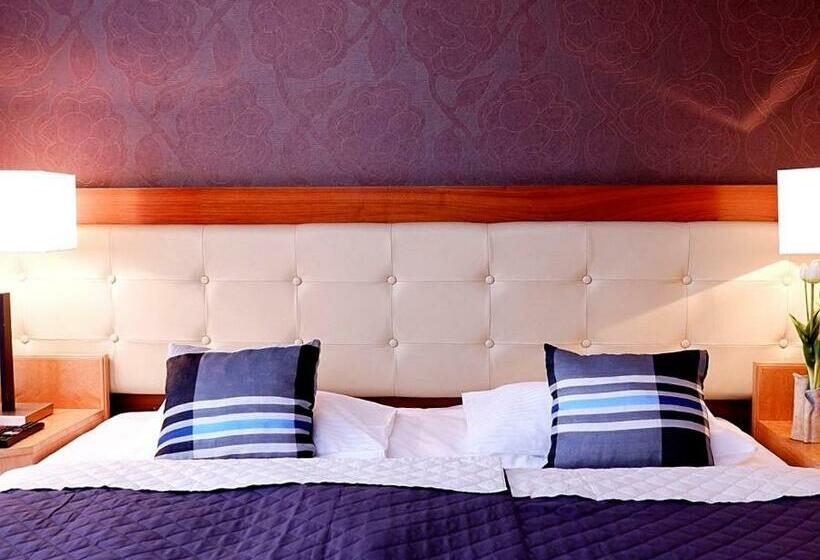 اتاق استاندارد سه نفره, Platinum Ostróda