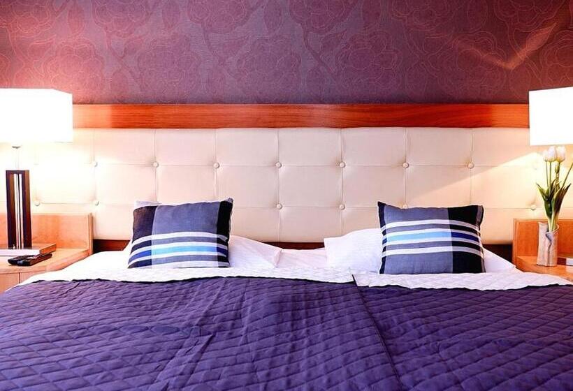 اتاق استاندارد سه نفره, Platinum Ostróda