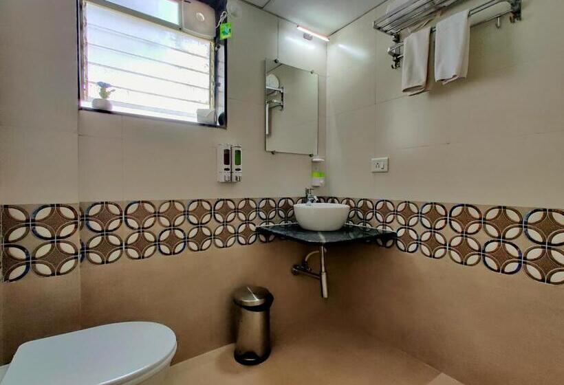 إستوديو قياسى, Pushpam Lords Resort Karjat  Pure Veg