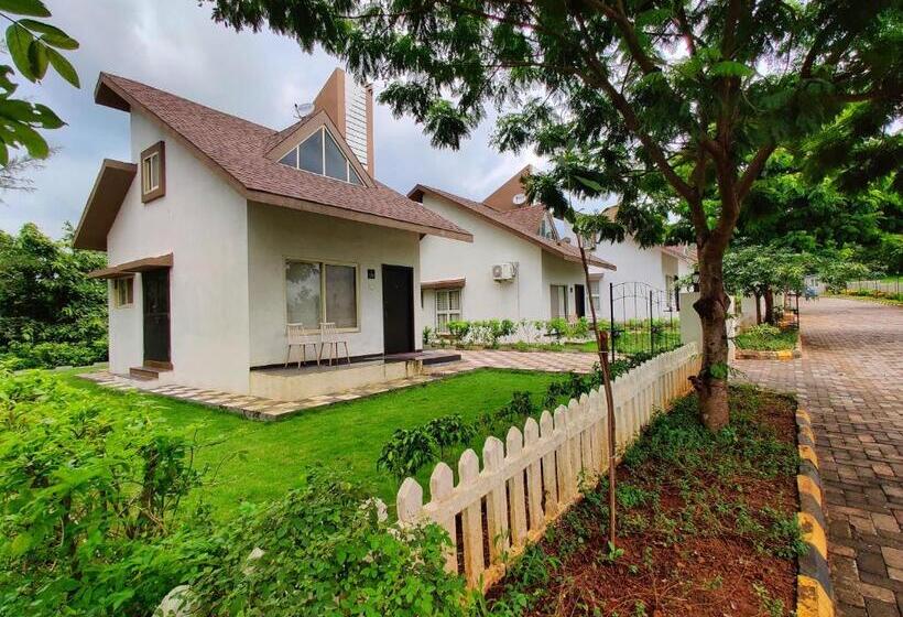 Вилла 1 Спальня, Pushpam Lords Resort Karjat  Pure Veg