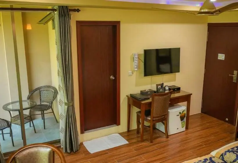 اتاق لوکس با بالکن, Blue Wave Hotel Maldives
