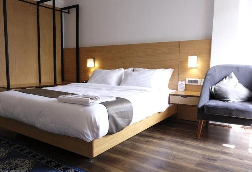 חדר דלוקס, Sernya   M.g.marg