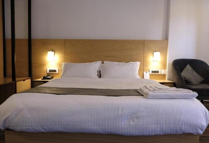 חדר דלוקס, Sernya   M.g.marg