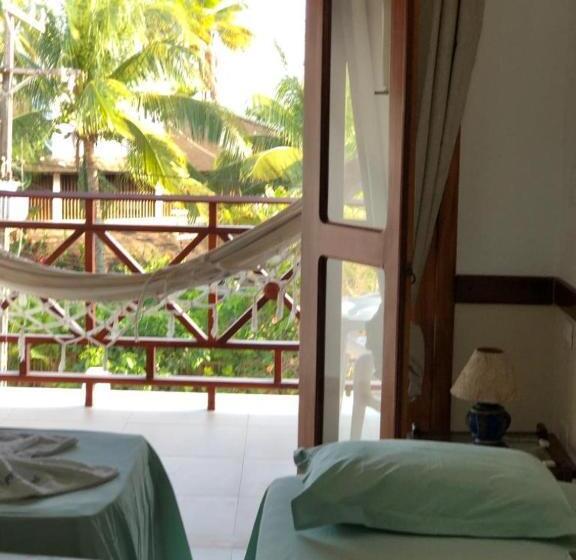 חדר סטנדרטי לארבעה עם חדר אמבטיה משותף, Garapua Praia