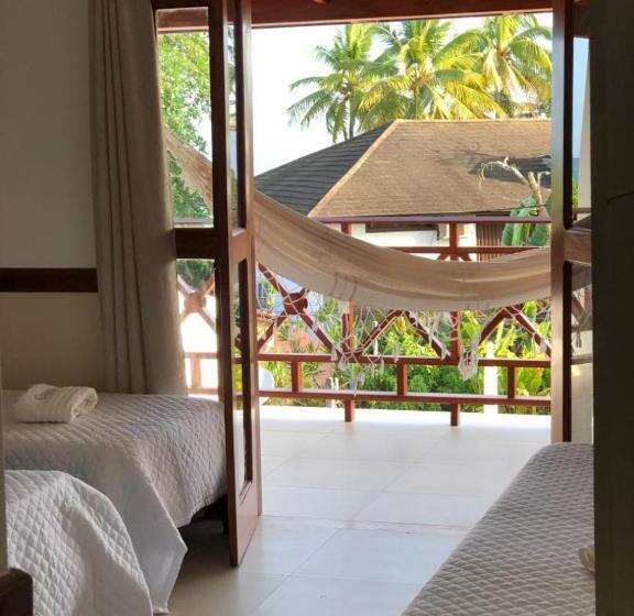 חדר סטנדרטי לארבעה עם חדר אמבטיה משותף, Garapua Praia