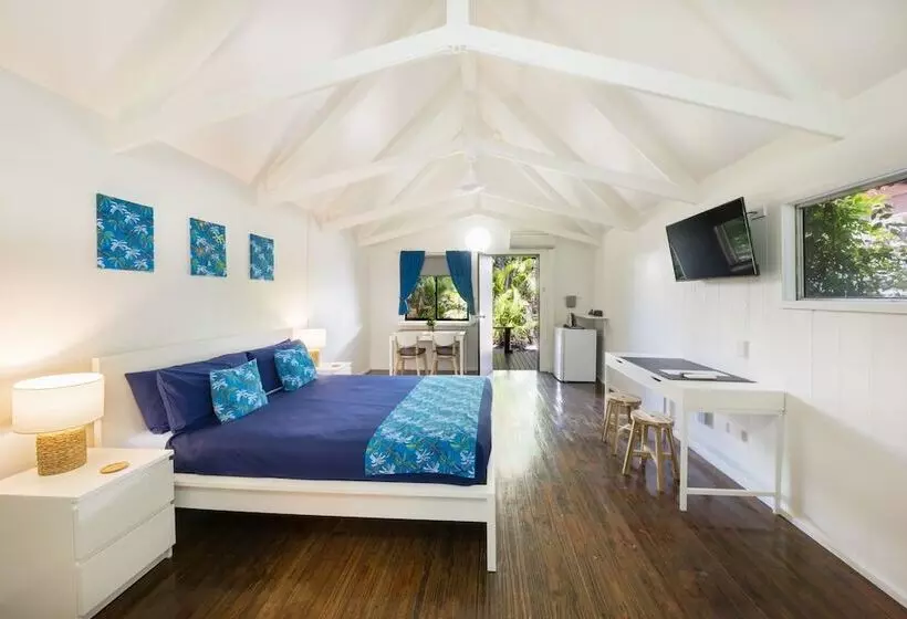 کابین, Airlie Beach Magnums   Adults Only