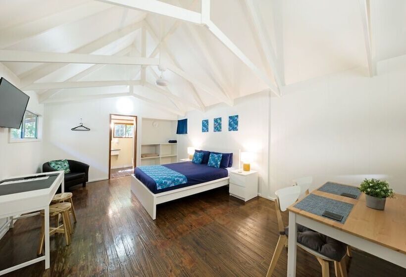 בקתה, Airlie Beach Magnums   Adults Only