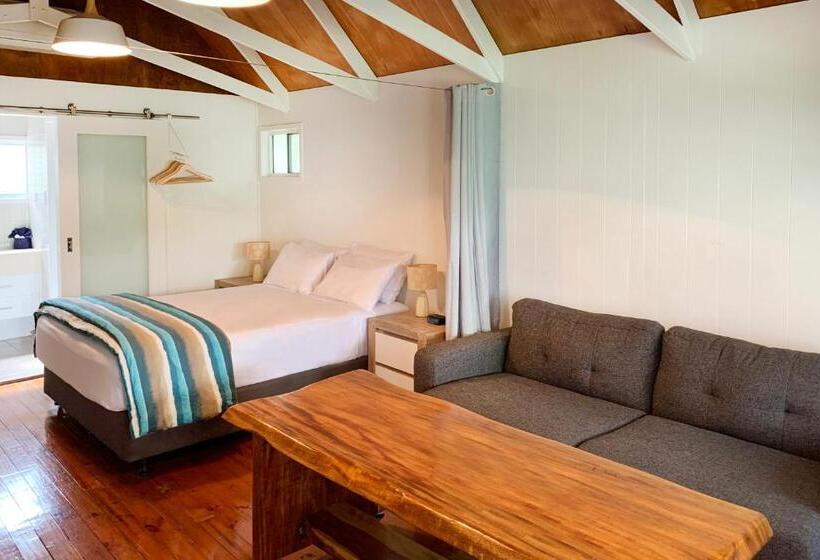 בקתה, Airlie Beach Magnums   Adults Only