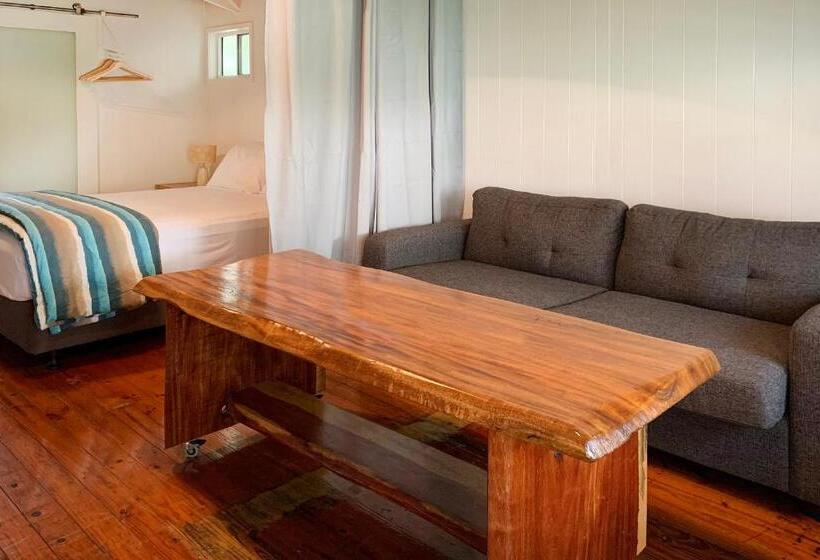 בקתה, Airlie Beach Magnums   Adults Only