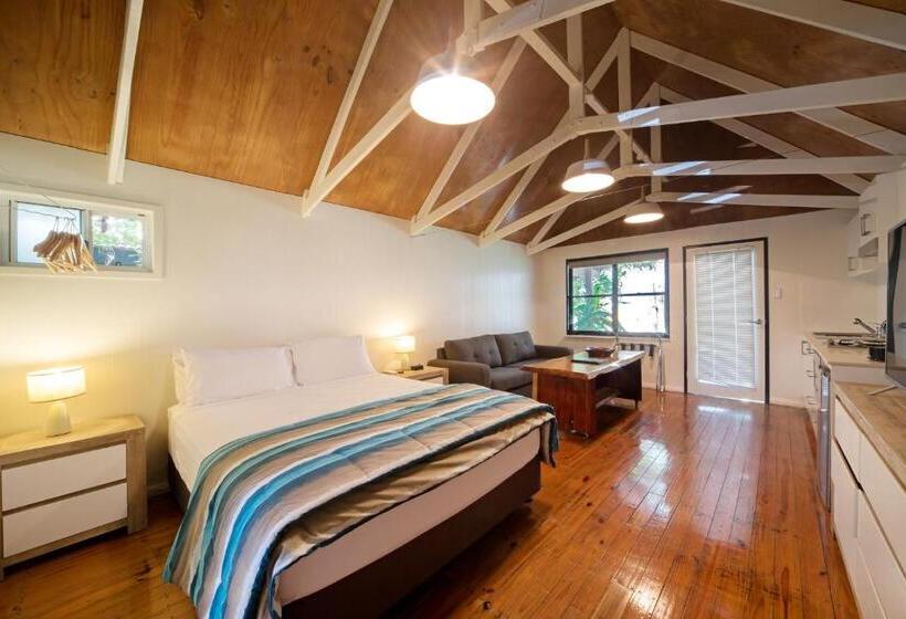 Хижина, Airlie Beach Magnums   Adults Only