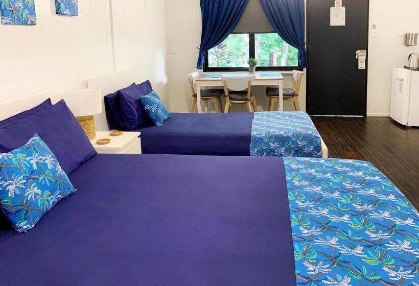 Номер Стандарт, Airlie Beach Magnums   Adults Only