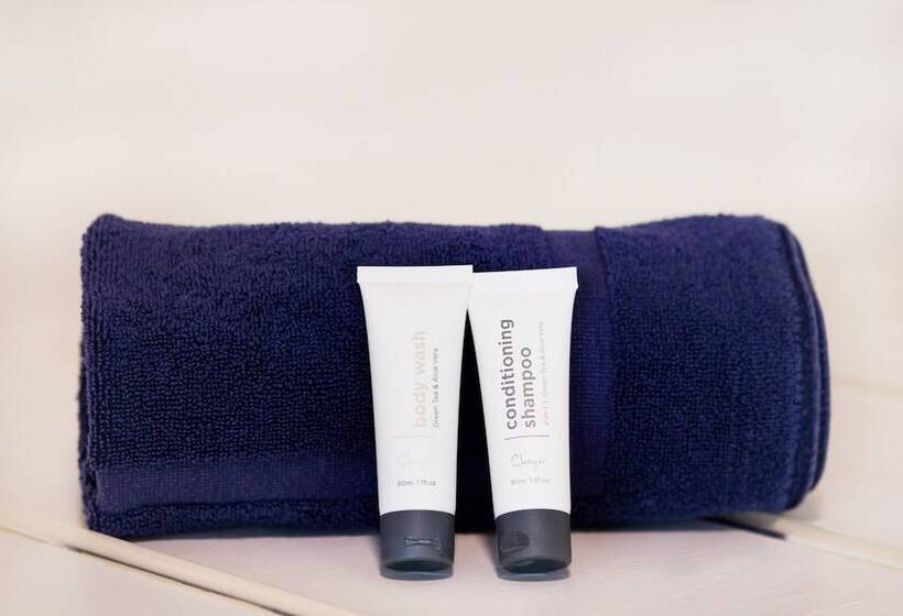 בקתה, Airlie Beach Magnums   Adults Only