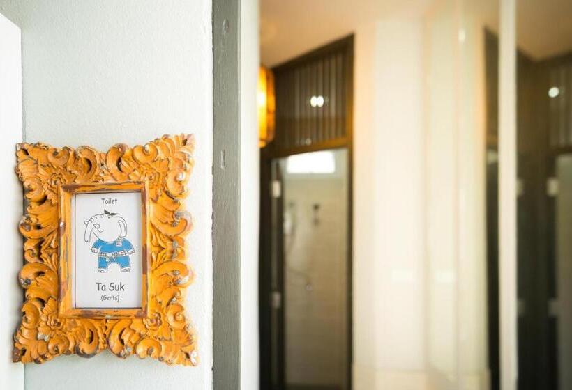 חדר סטנדרט לשלושה עם חדר אמבטיה משוף, Dorm Of Happiness By Tharaburi Resort