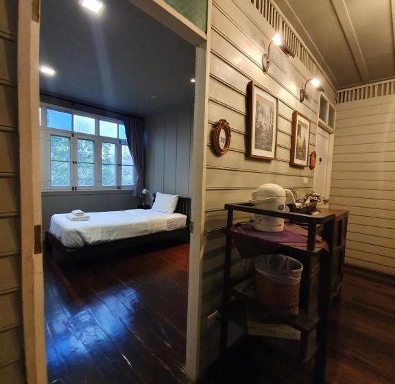 Chambre Standard Individuelle Salle de Bains Commune, Dorm Of Happiness By Tharaburi Resort