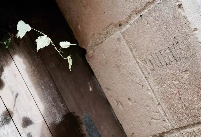 Talo 2 Makuuhuonetta, Le Manoir De Marie Lou