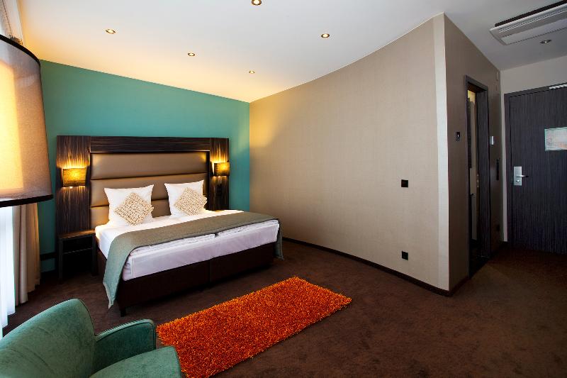 家庭间, Centro Hotel Ayun Deluxe