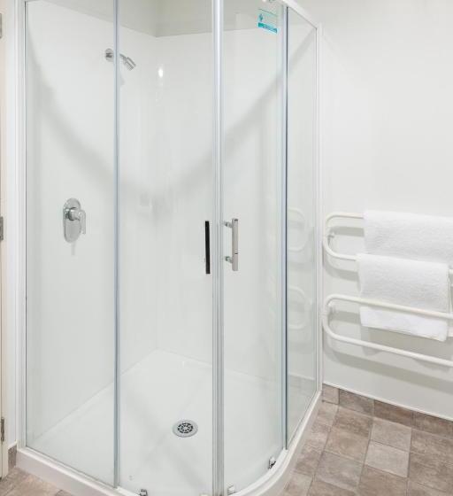 ３ベッドルームアパートメント, Courtenay Village