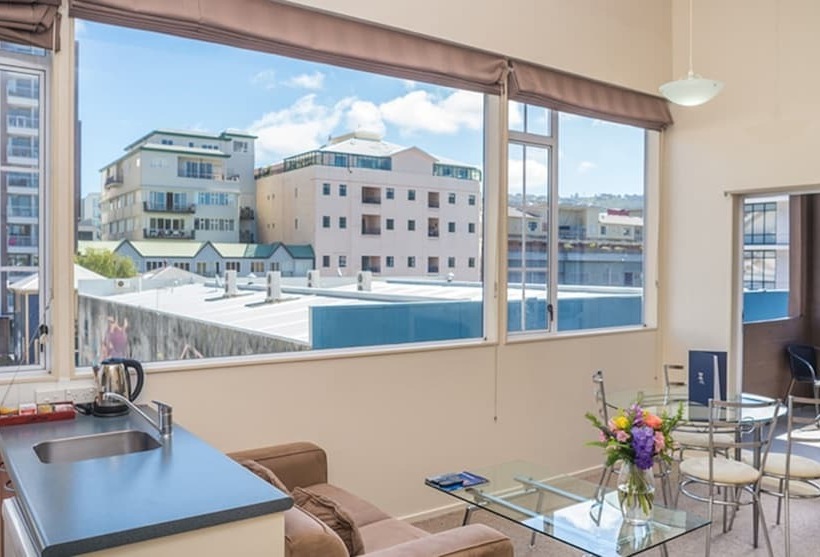 ３ベッドルームアパートメント, Courtenay Village