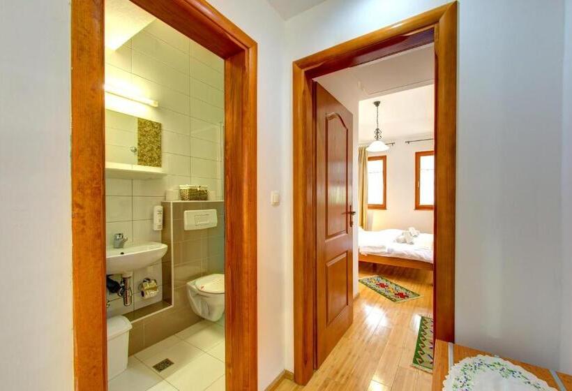 اتاق استاندارد با بالکن, Almira