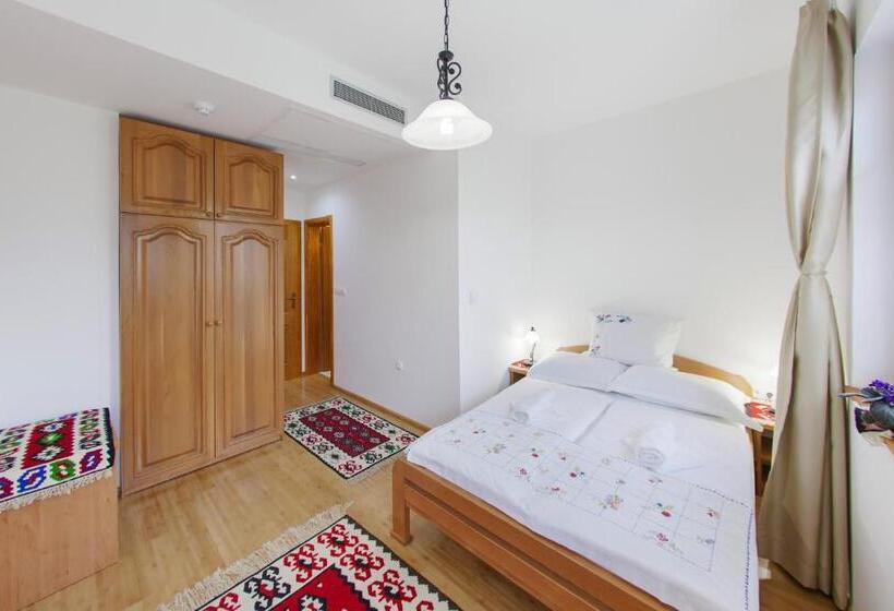 اتاق استاندارد, Almira