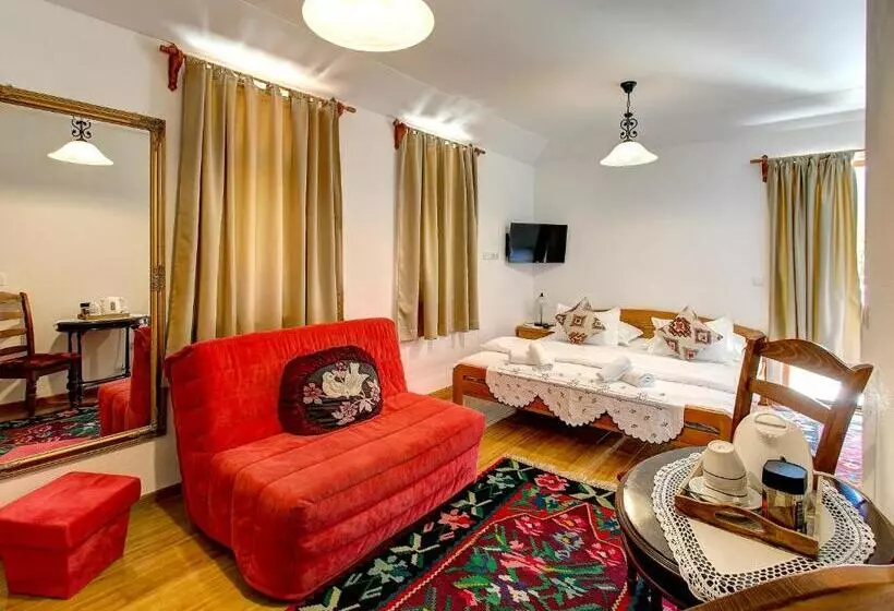 Standard Triple Room with Terrace, Almira