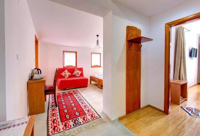 Standard Triple Room with Terrace, Almira