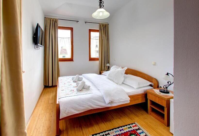 Standard Triple Room with Terrace, Almira