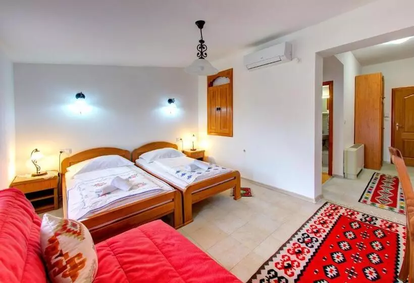 Standard Triple Room with Terrace, Almira
