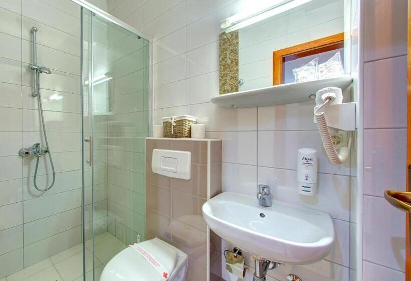 Standard Triple Room with Terrace, Almira