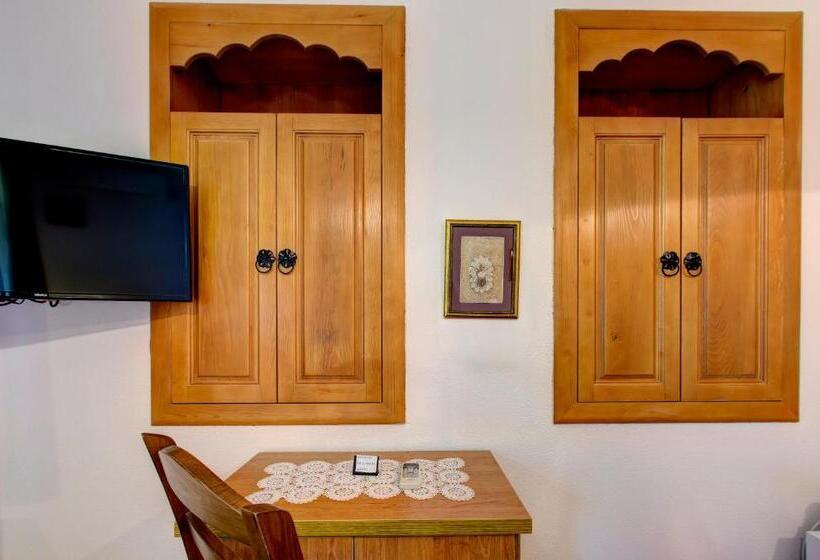 Standard Triple Room with Terrace, Almira