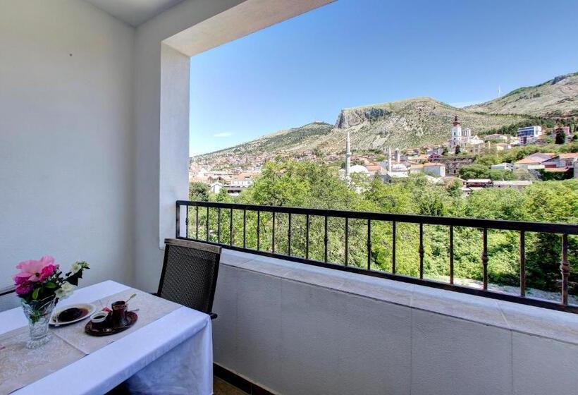 Standard Triple Room with Terrace, Almira