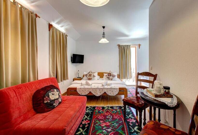 Standard Triple Room with Terrace, Almira