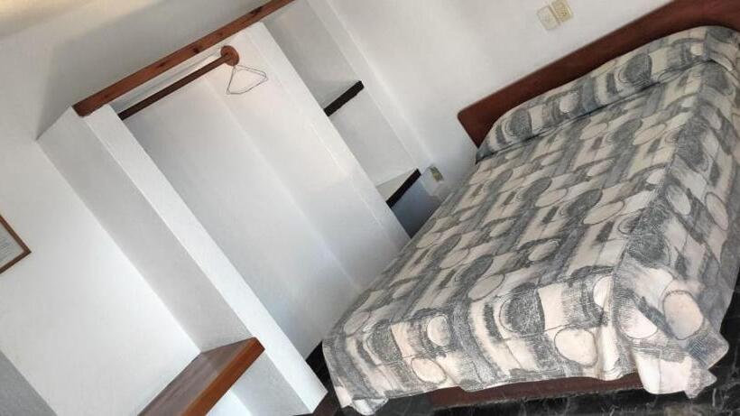 חדר בסיסי, Avenida Ixmiquilpan