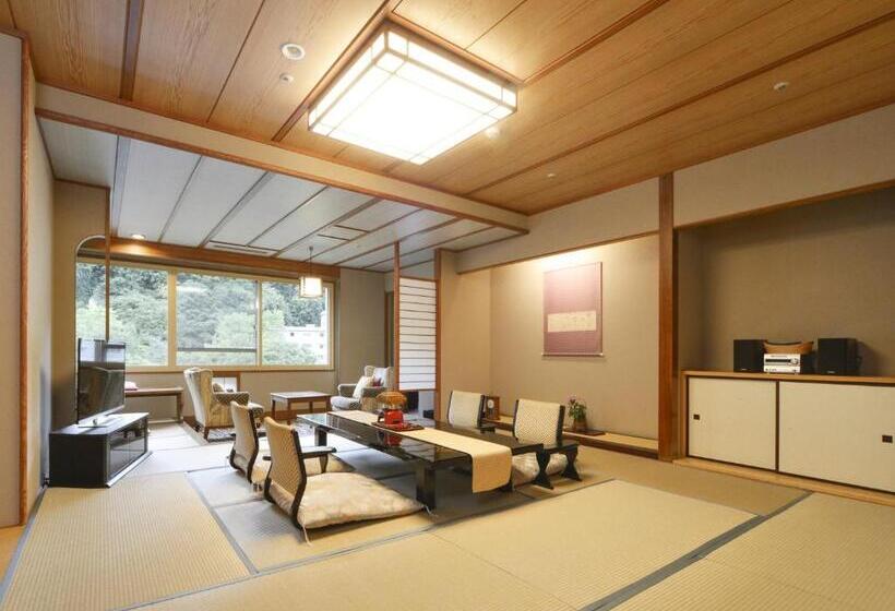 غرفة ديلوكس, Hana Momiji