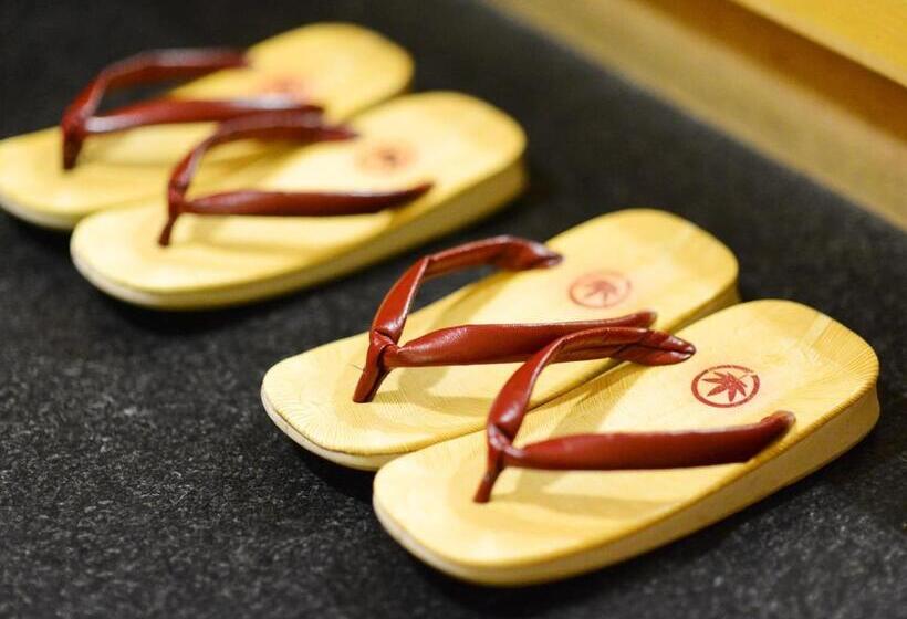 غرفة قياسية, Hana Momiji