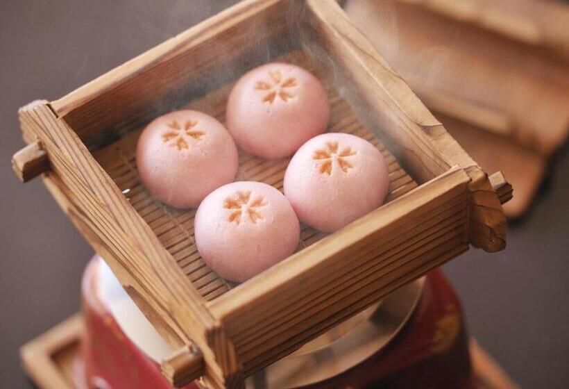 غرفة قياسية, Hana Momiji