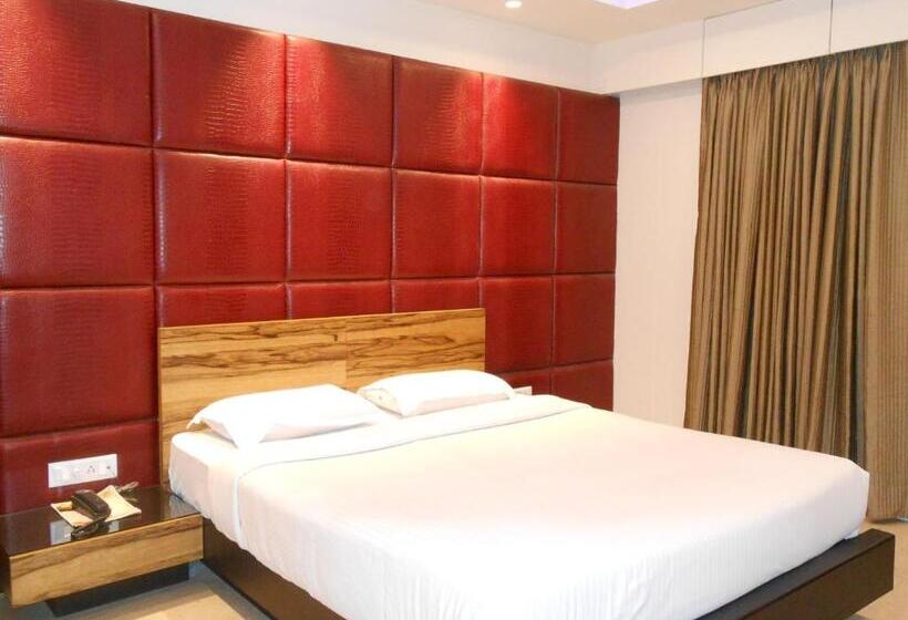 חדר דלוקס, Aston International